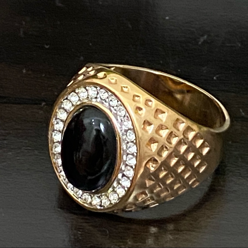 Unsigned Black Onyx Oval Cabochon CZ Stone Gold-tone Men’s Fashion Ring - Picture 3 of 16
